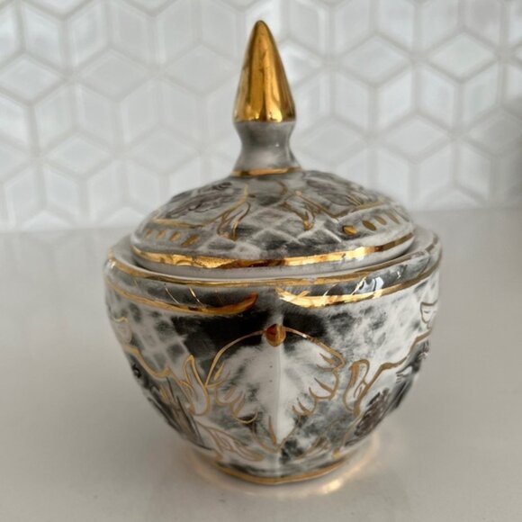 VINTAGE Pereiras Valado Porcelain Covered Oval Dish Cherubs Gold Trim Portugal - Picture 3 of 13